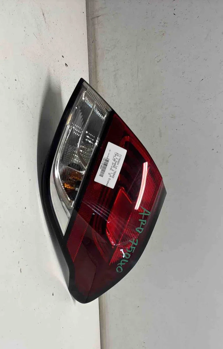 Feu arrière droit Citroen C4 II (NC_) 1.6 bluehdi 100 (2014) occasion