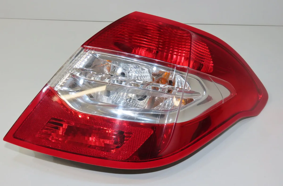 Feu arrière droit Citroen C4 II (NC_) 1.6 vti 120 (2009-2016) occasion
