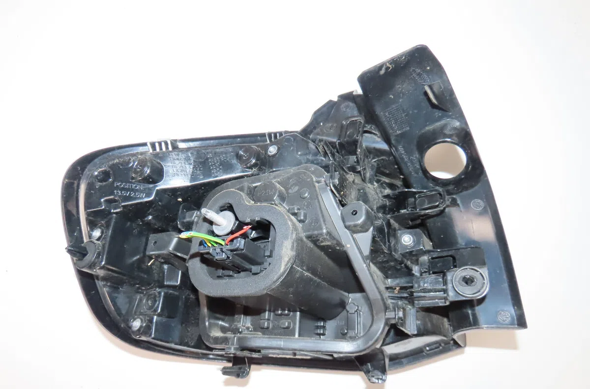Feu arrière droit Citroën C4 III (BA_, BB_, BC_) 1.2 puretech 155 (bahnnb, bahnjd) (2021) occasion