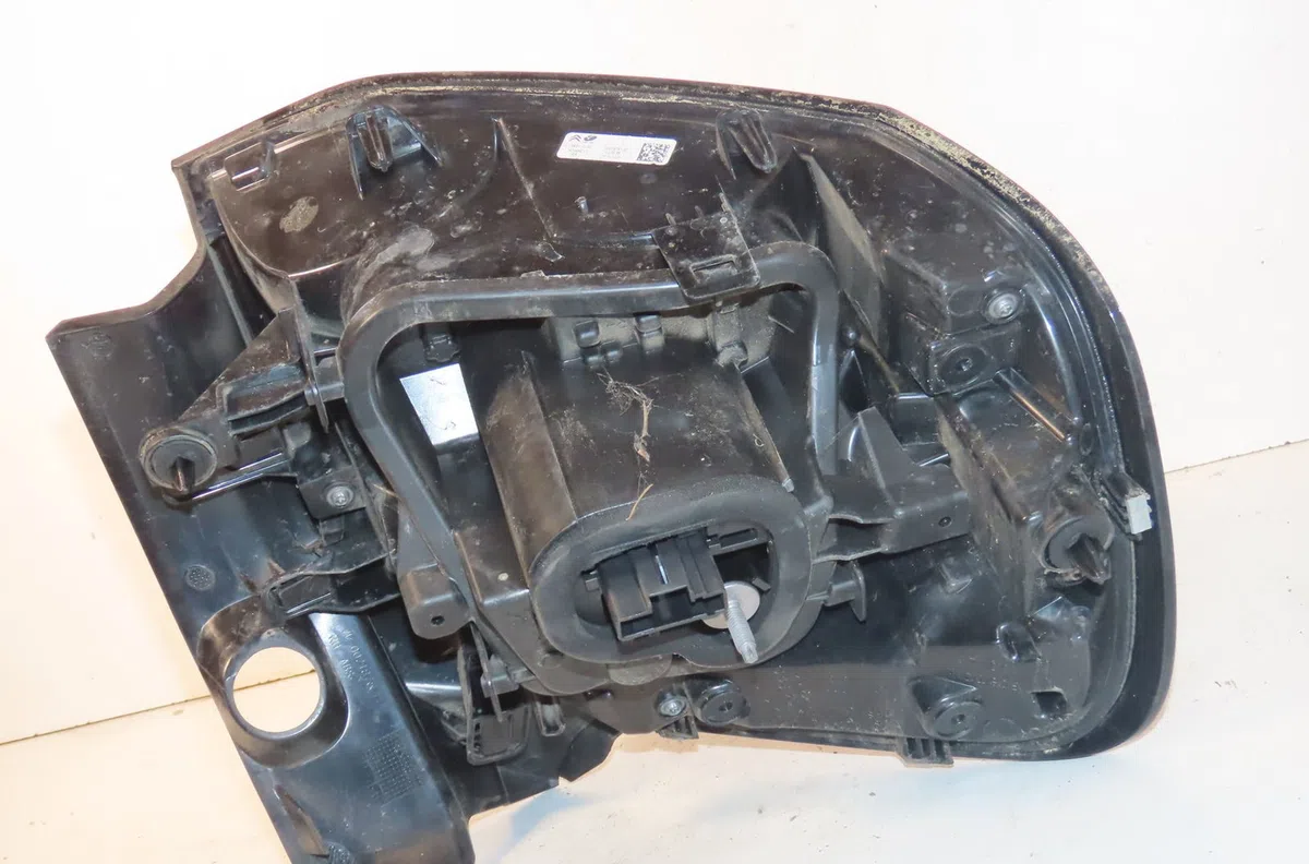 Feu arrière droit Citroën C4 III (BA_, BB_, BC_) 1.5 bluehdi 130 (bbyhzb) (2020) occasion