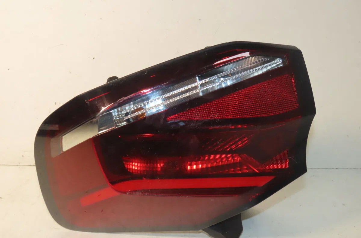 Feu arrière droit Citroën C4 III (BA_, BB_, BC_) 1.5 bluehdi 130 (bbyhzb) (2020) occasion