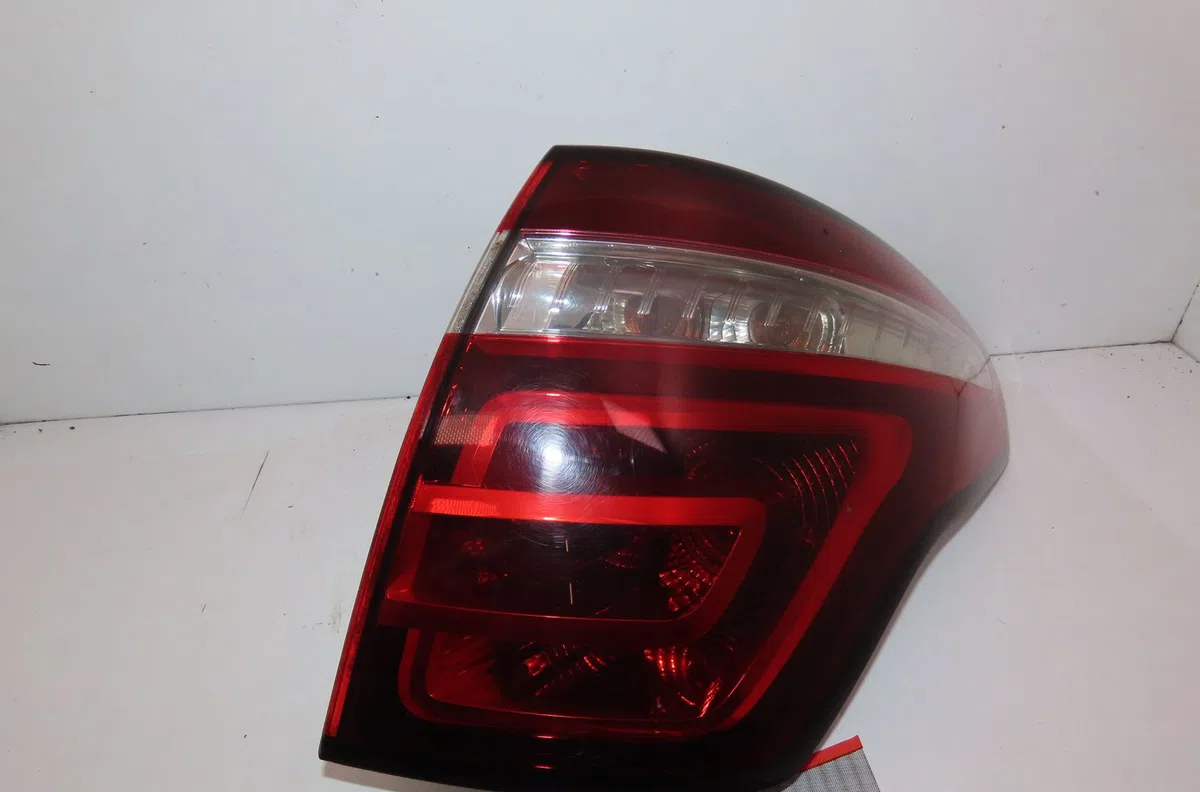 Feu arrière droit Citroën C4 PICASSO I Monospace (UD_) 1.6 hdi (2007-2013) 5 portes occasion