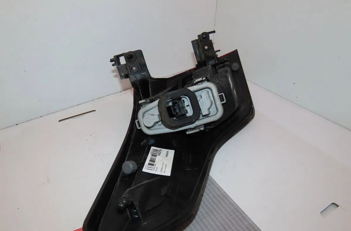 Feu arrière droit Citroën C4 PICASSO I Monospace (UD_) 1.6 hdi (2007-2013) 5 portes occasion