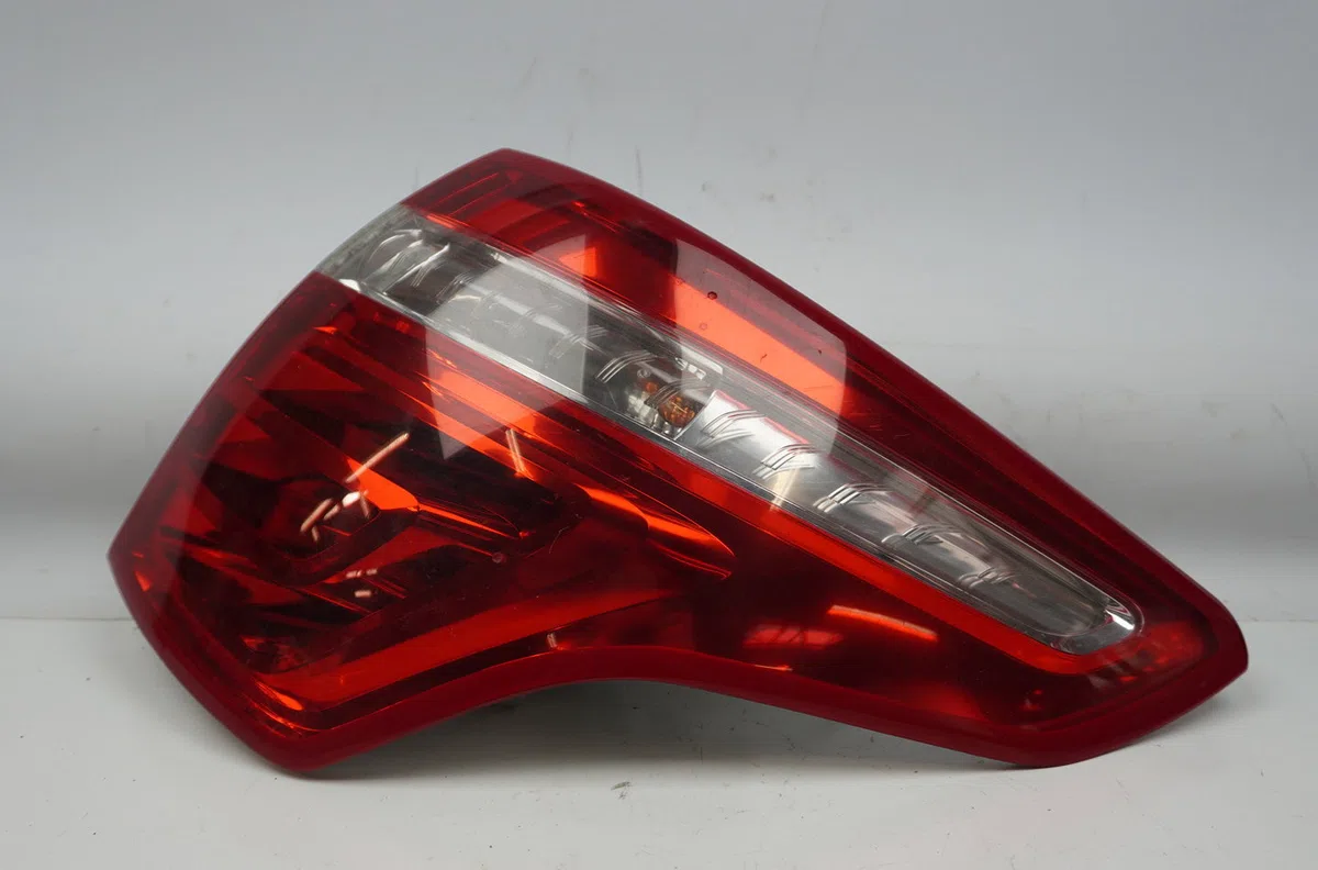Feu arrière droit Citroen C4 PICASSO I Monospace (UD_) 1.6 hdi (2007-2013) 5 portes occasion