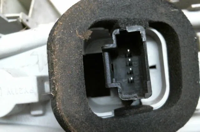 Feu arrière droit Citroën C4 PICASSO I Monospace (UD_) 1.6 hdi (2007-2013) 5 portes occasion