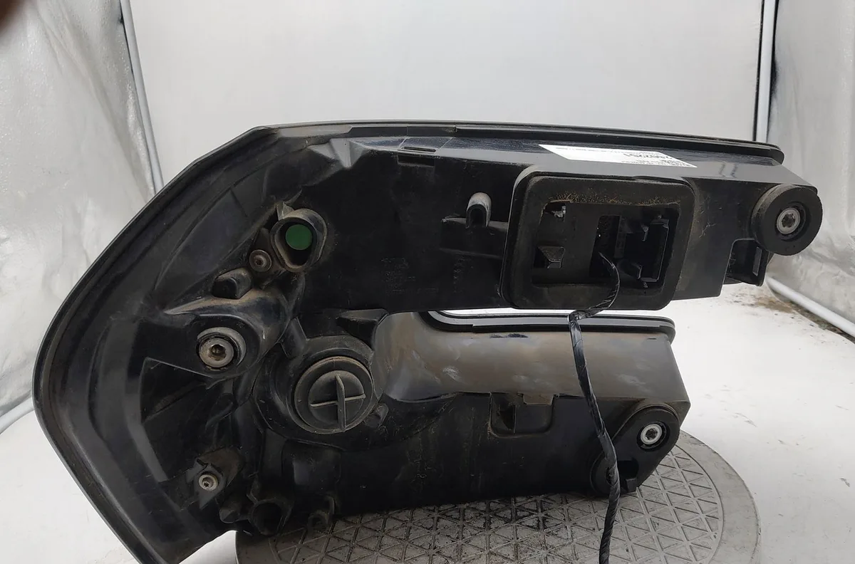 Feu arrière droit CITROEN C4 PICASSO II occasion