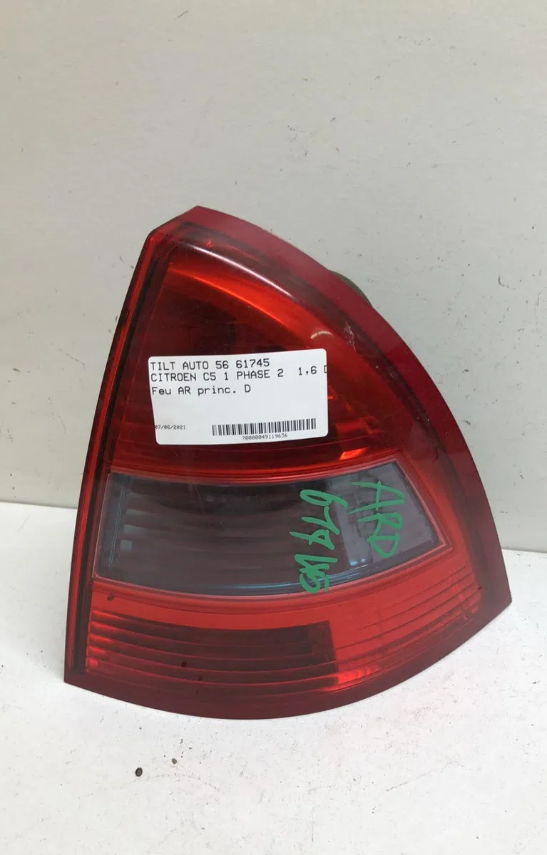 Feu arrière droit Citroen C5 II (RC_) 1.6 hdi (rc8hzb) (2004-2008) occasion