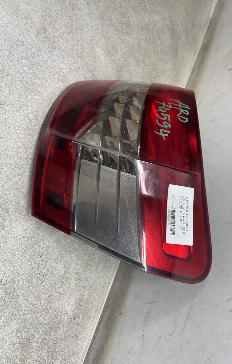 Feu arrière droit Citroen C5 III (RD_) 2.0 hdi 140 (2008) 4 portes occasion