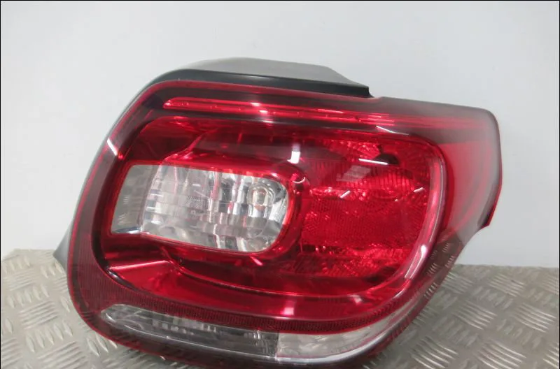 Feu arrière droit Citroen DS3 (SA_) 1.6 hdi 90 (2009-2015) 3 portes occasion