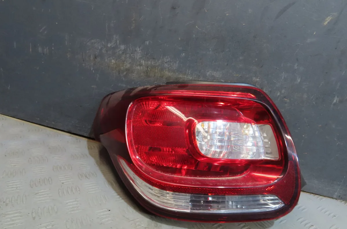 Feu arrière droit Citroen DS3 (SA_) 1.6 hdi 90 (2009-2015) 3 portes occasion