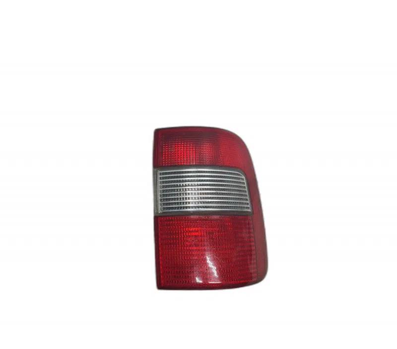 FEU ARRIERE DROIT CITROEN EVASION 00006350L4