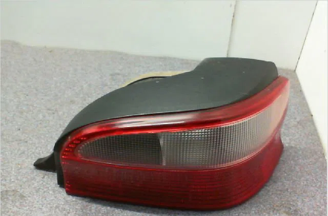 Feu arrière droit CITROEN SAXO  1.1i occasion