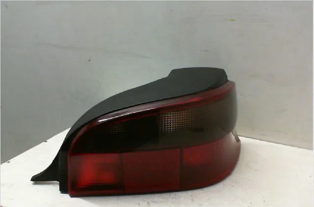 Feu arrière droit CITROEN SAXO  1.4i occasion