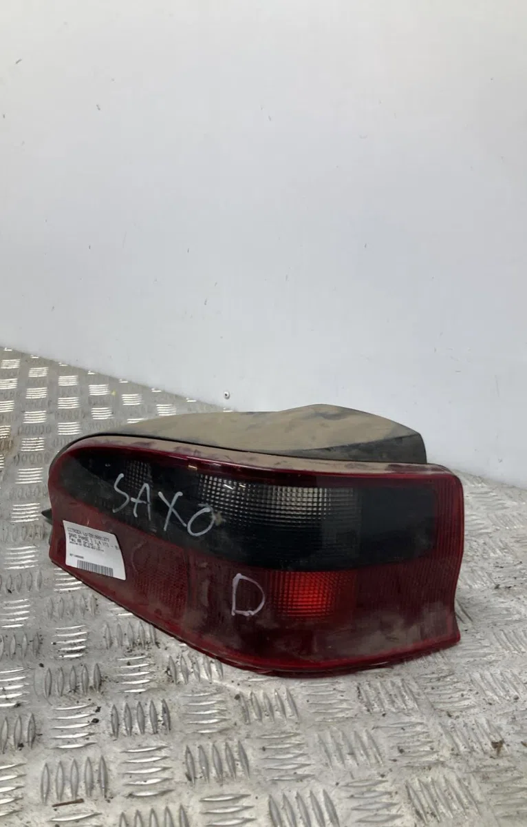 Feu arrière droit CITROEN SAXO PHASE 1 occasion