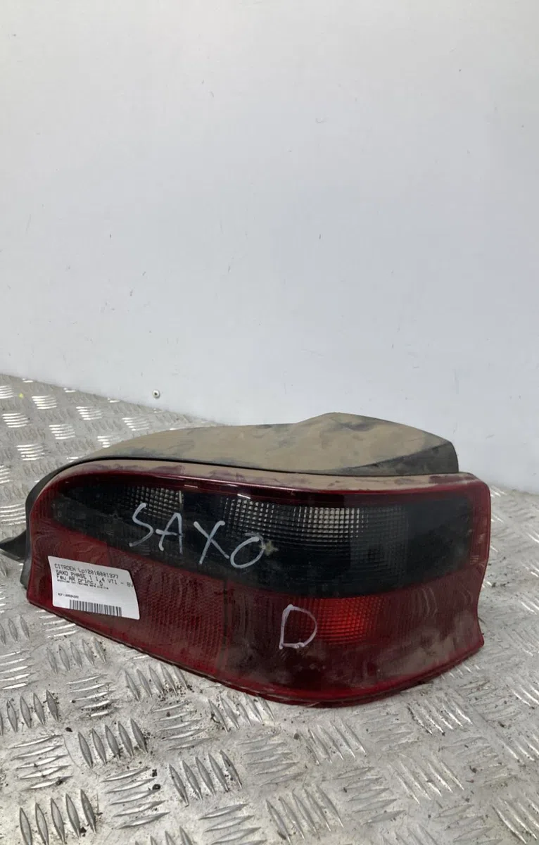Feu arrière droit CITROEN SAXO PHASE 1 occasion