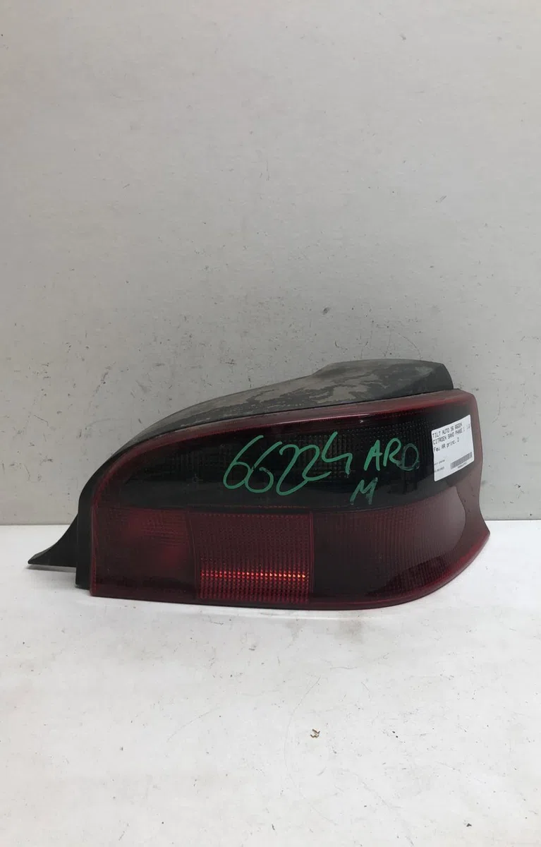 Feu arrière droit Citroen SAXO (S0, S1) 1.6 vtl, vtr (1996-2003) occasion