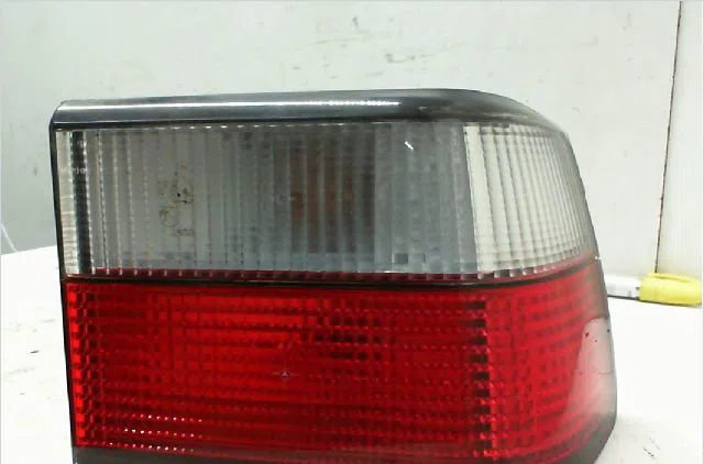 Feu arrière droit CITROEN XANTIA  1.8i 16v occasion