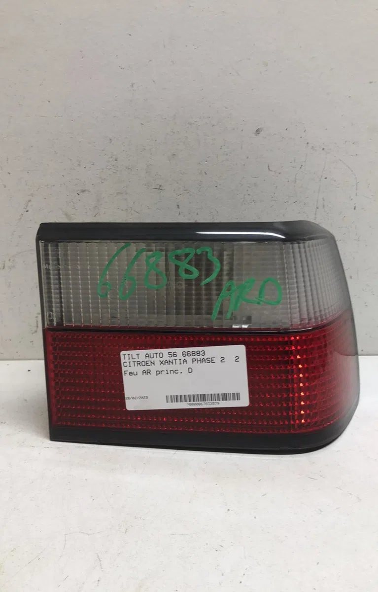 Feu arrière droit Citroen XANTIA (X1_, X2_) 2.0 hdi 90 (1999-2003) occasion