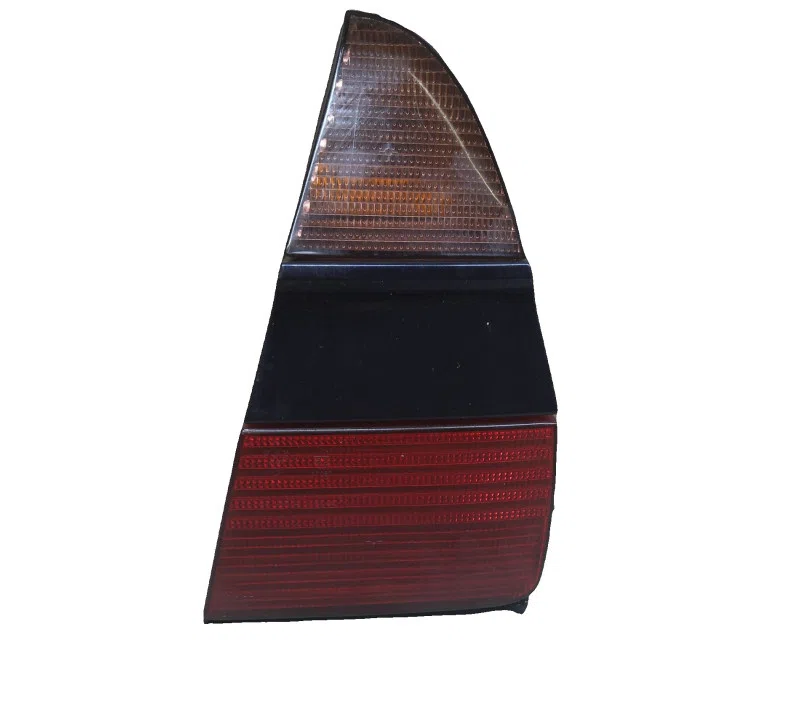 FEU ARRIERE DROIT CITROEN XM 95652974