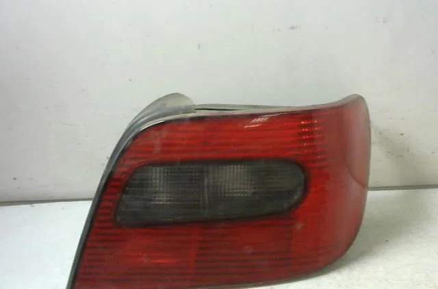 Feu arrière droit CITROEN XSARA 2000 occasion