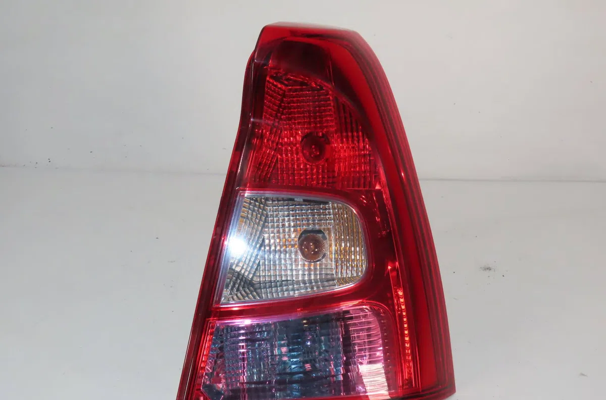 Feu arrière droit Dacia LOGAN (LS_) 1.5 dci (ls04) (2010) occasion