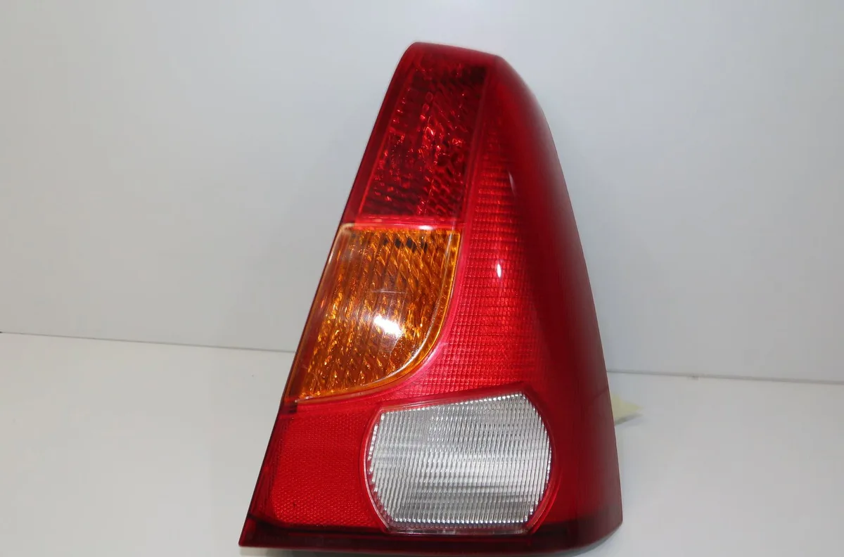 Feu arrière droit Dacia LOGAN (LS_) 1.6 (lsob, lsod, lsof, lsoh) (2004) occasion