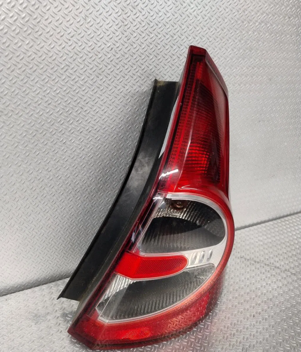Feu arrière droit DACIA SANDERO 1  SANDERO 1 occasion