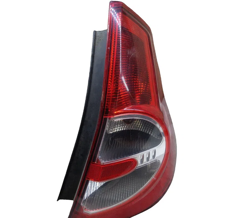 FEU ARRIERE DROIT DACIA SANDERO I 62421002