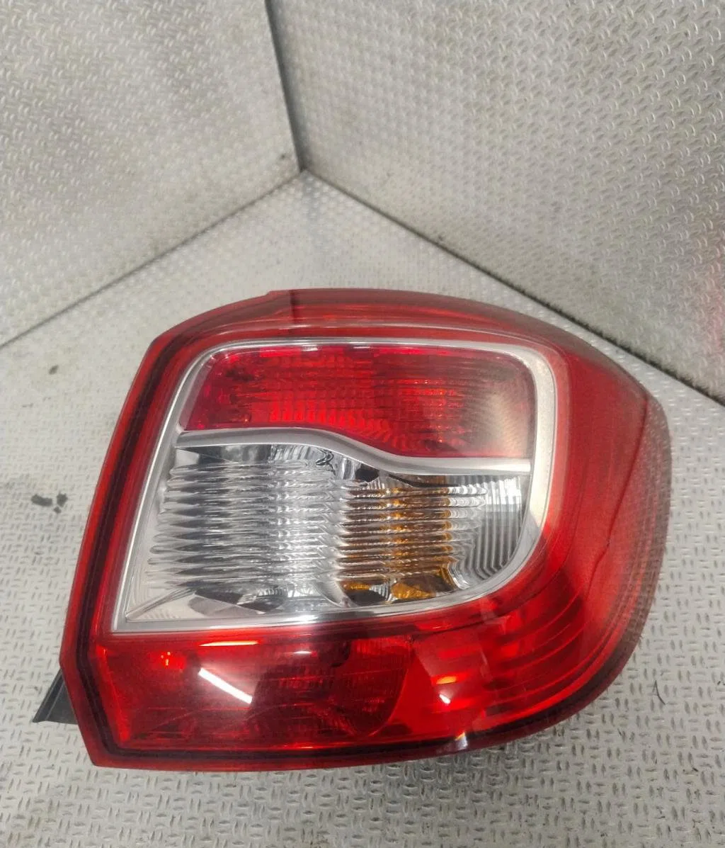 Feu arrière droit Dacia SANDERO II 1.5 dci (2012) 5 portes occasion