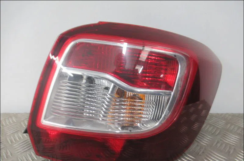 Feu arrière droit Dacia SANDERO II 1.5 dci (2012) 5 portes occasion