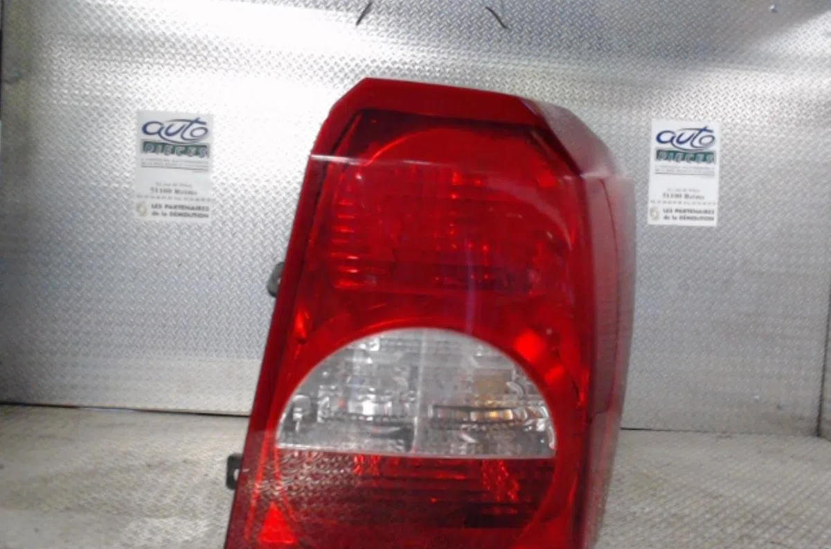 Feu arrière droit Dodge CALIBER 2.0 crd (2006) occasion