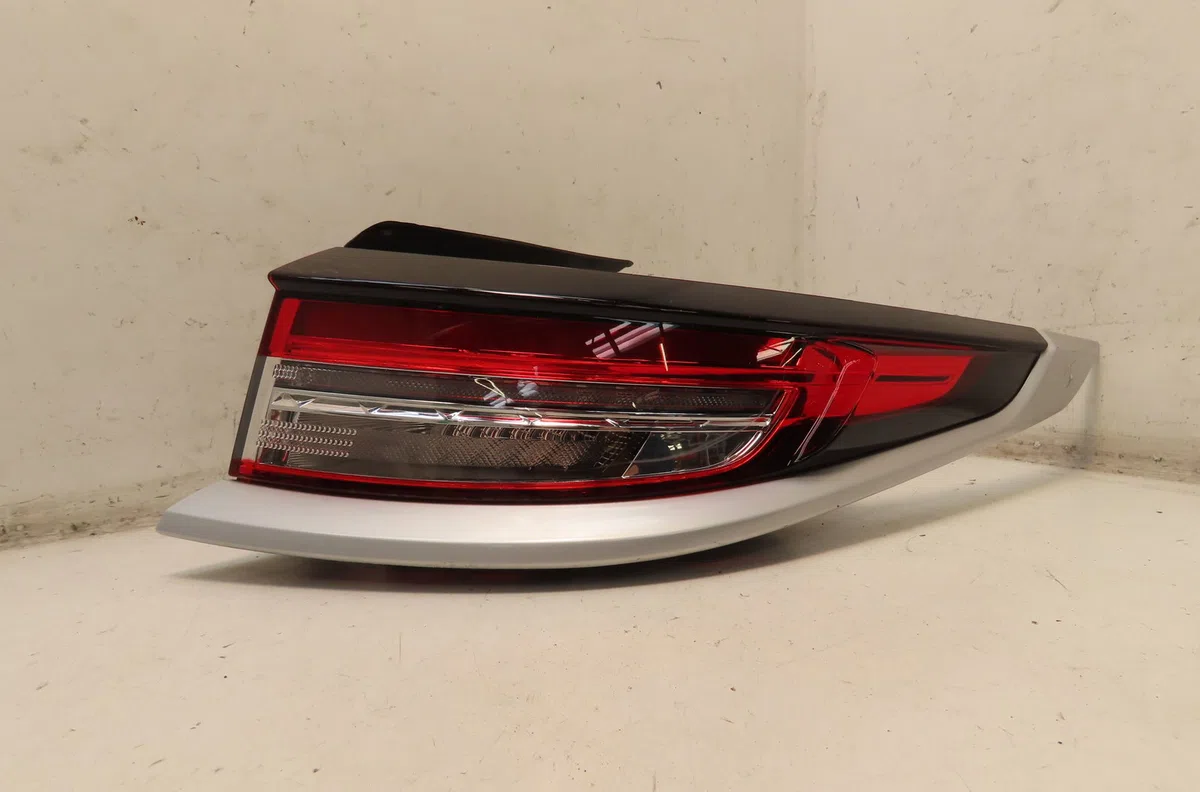 Feu arrière droit Ds DS 3 CROSSBACK (UR_, UC_, UJ_) E-tense (ujzkxz) (2019) occasion