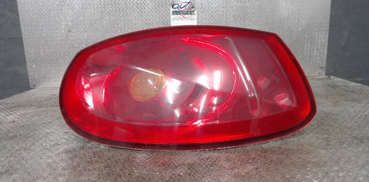 Feu arrière droit FIAT BRAVO 2  BRAVO 2 occasion
