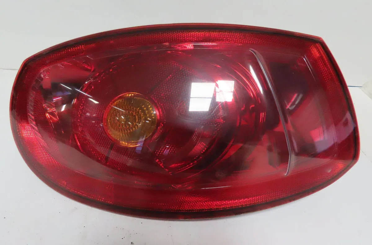 Feu arrière droit Fiat BRAVO II (198_) 1.4 (198axa1b) (2007-2014) occasion