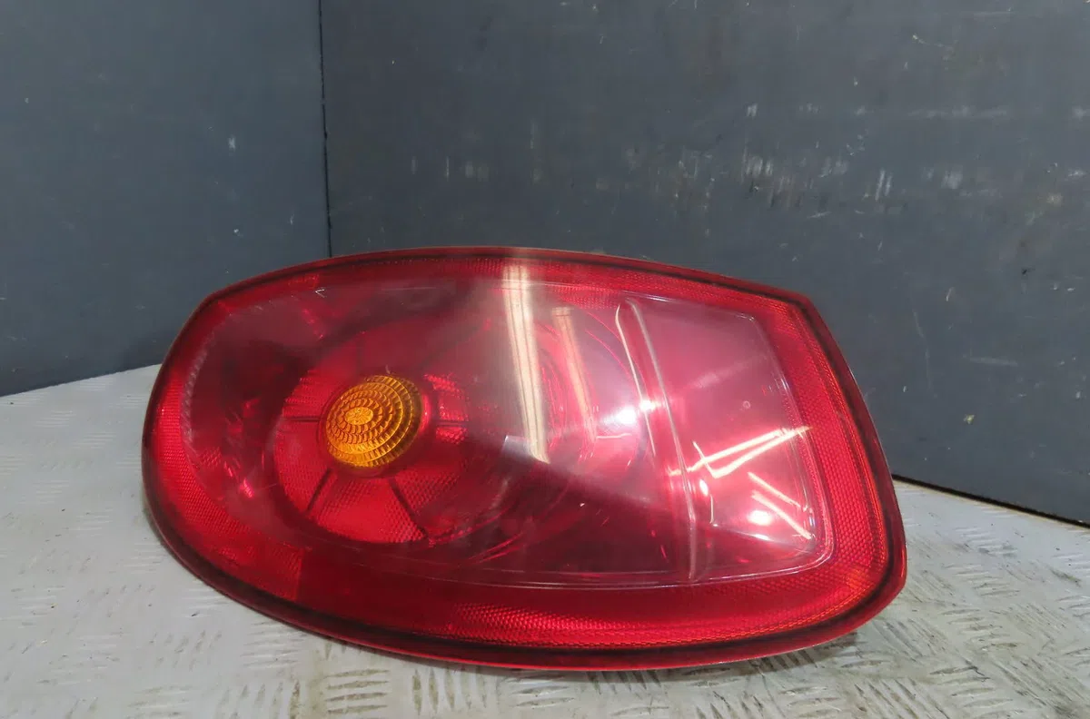 Feu arrière droit Fiat BRAVO II (198_) 1.4 t-jet (198axg1b) (2007-2014) occasion