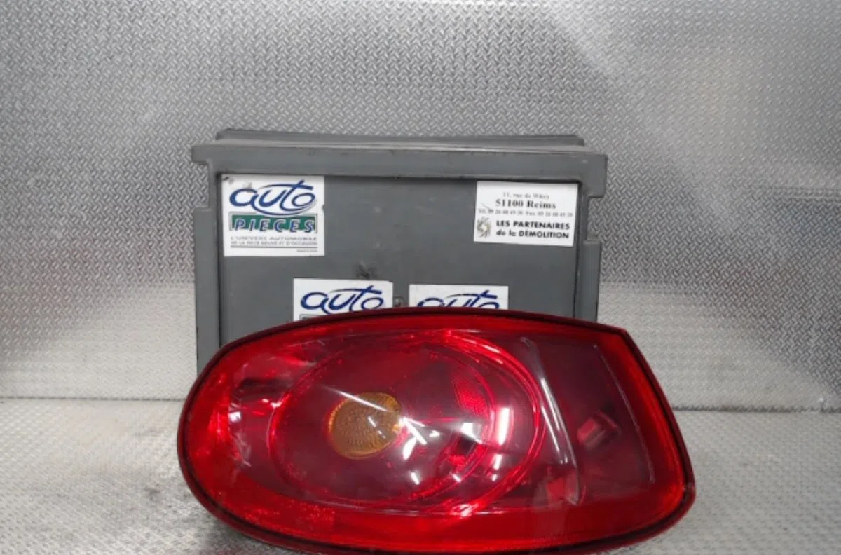 Feu arrière droit Fiat BRAVO II (198_) 1.6 d multijet (198axh1b) (2007-2014) 5 portes occasion