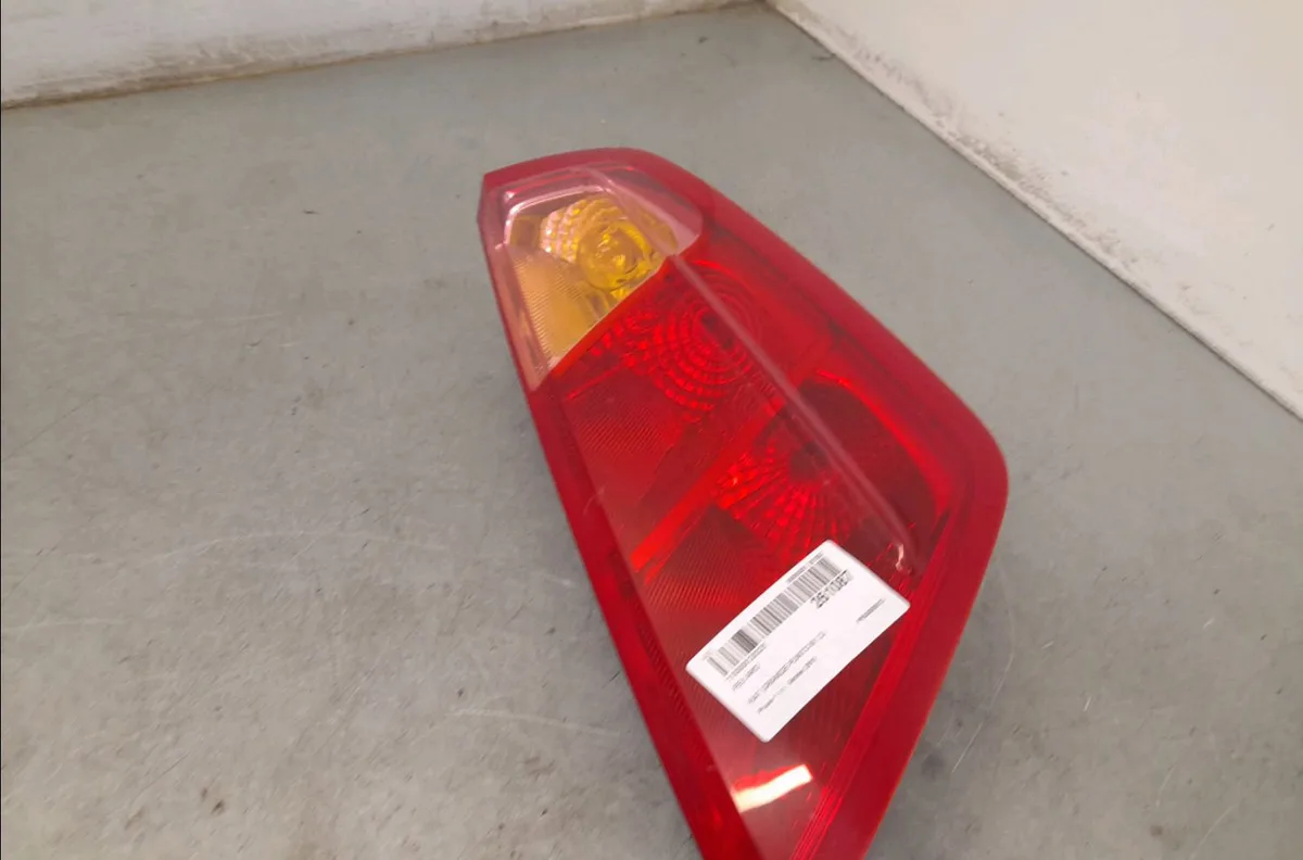 Feu arrière droit Fiat GRANDE PUNTO (199_) 1.2 (2005) occasion