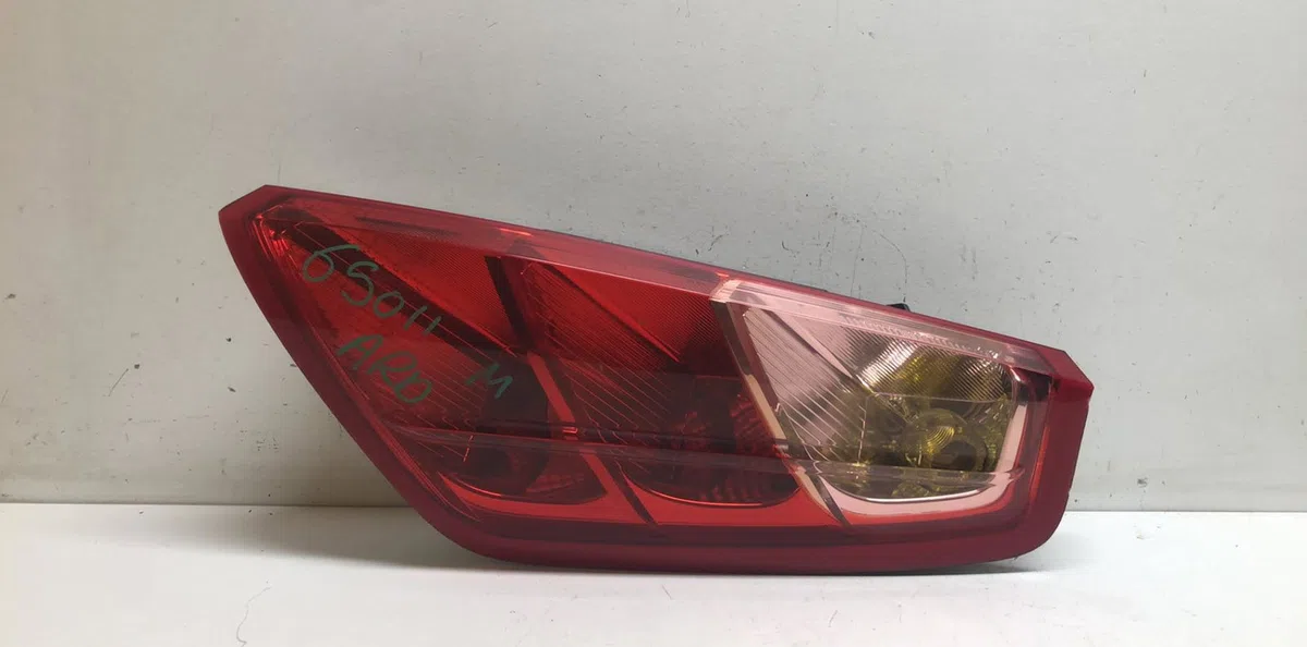 Feu arrière droit Fiat GRANDE PUNTO (199_) 1.3 d multijet (199.axd11, 199.axd1a, 199.axd1b,... (2005-2010) 5 portes occa