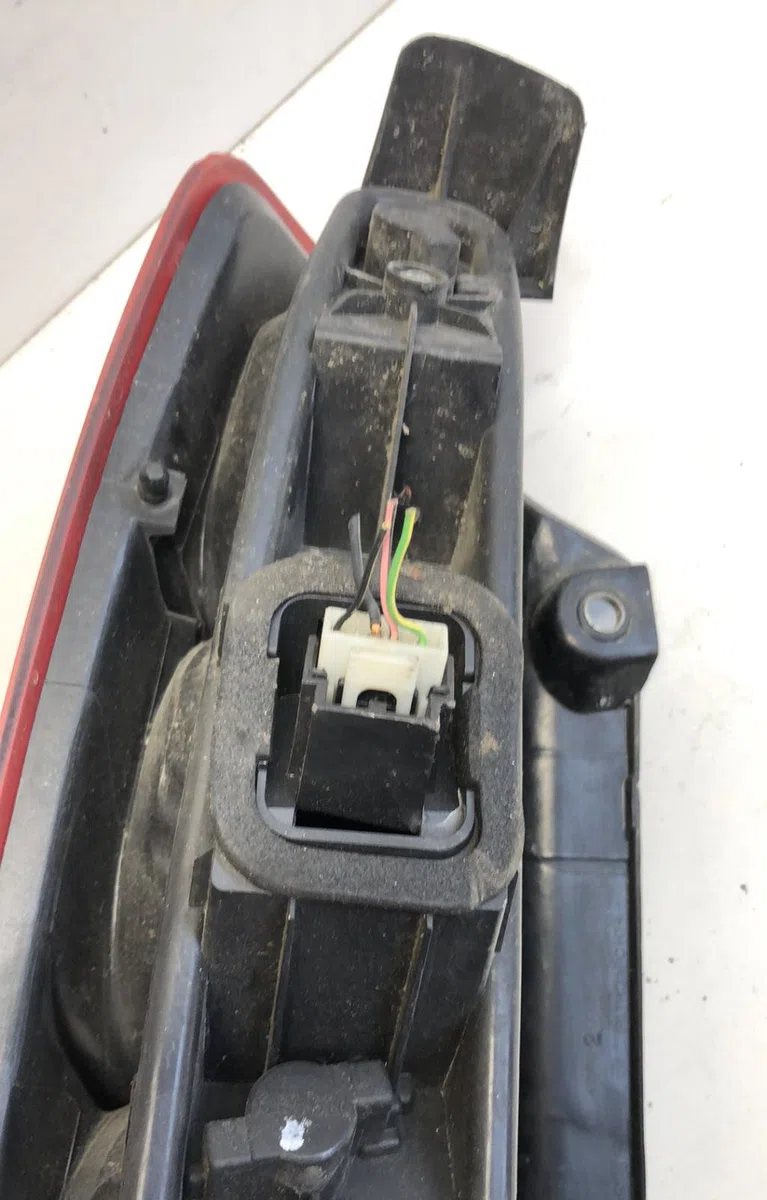 Feu arrière droit Fiat GRANDE PUNTO (199_) 1.3 d multijet (199.axd11, 199.axd1a, 199.axd1b,... (2005-2010) 5 portes occa