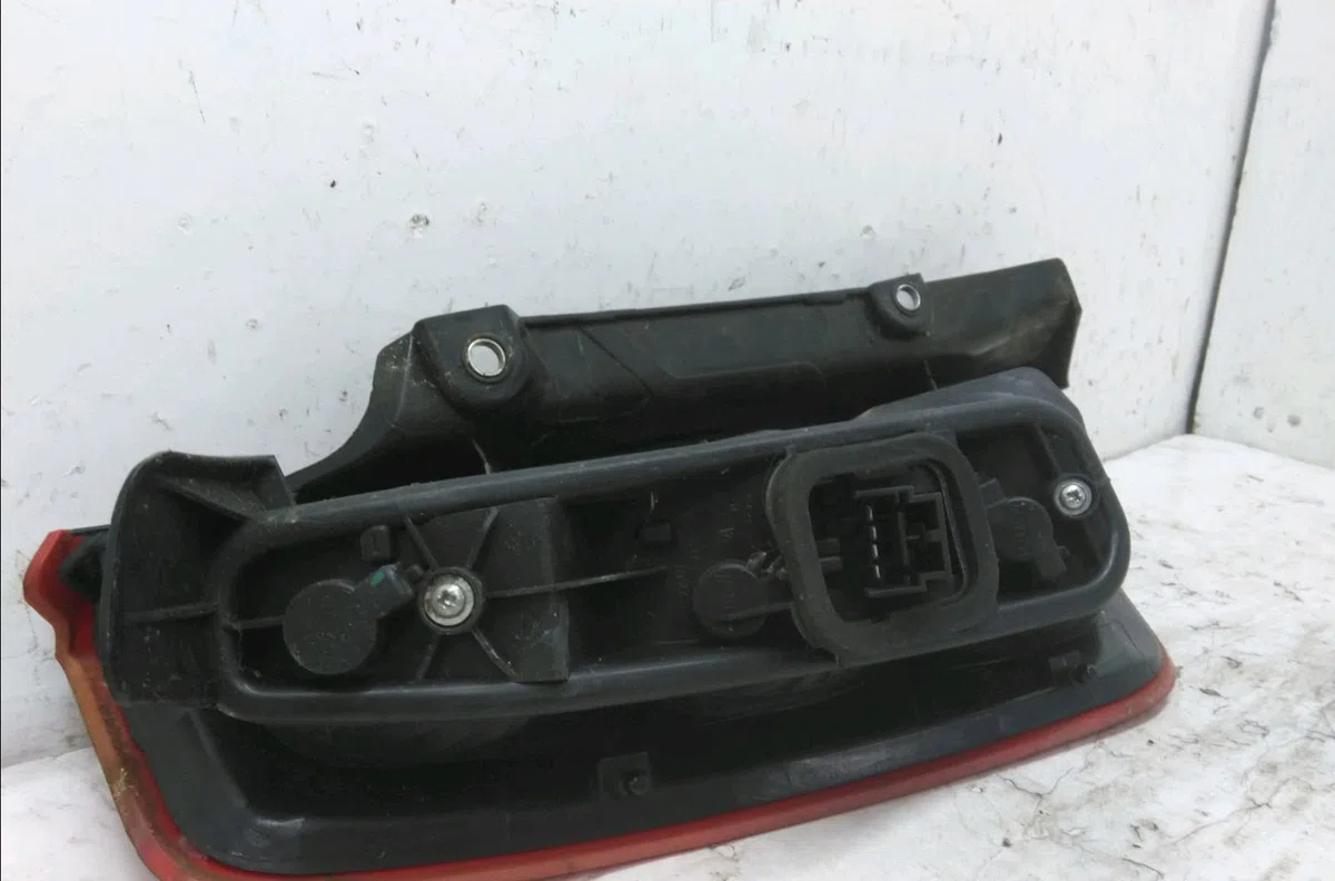 Feu arrière droit Fiat GRANDE PUNTO (199_) 1.4 16v (199bxg1b, 199axg1b) (2005-2011) occasion