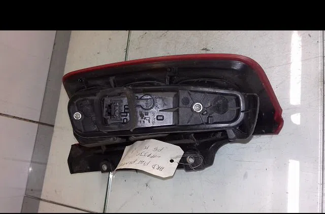 Feu arrière droit Fiat GRANDE PUNTO (199_) 1.4 (199axb11, 199axb1a, 199bxb1a, 199axl1a) (2005-2015) occasion