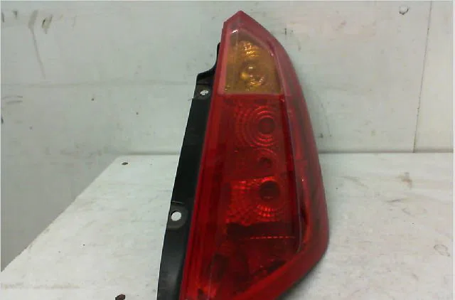 Feu arrière droit FIAT GRANDE PUNTO III  1.4i 77ch occasion