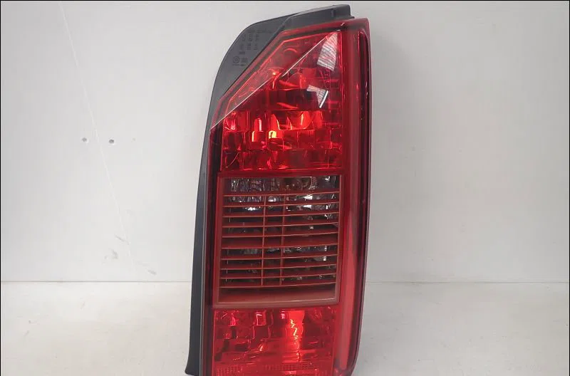 Feu arrière droit FIAT IDEA  1.3 DT MULTIJET 16v occasion