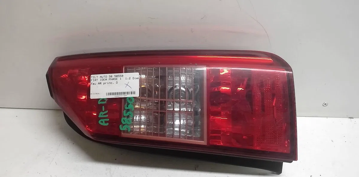 Feu arrière droit Fiat IDEA (350_) 1.3 d multijet (2004) occasion