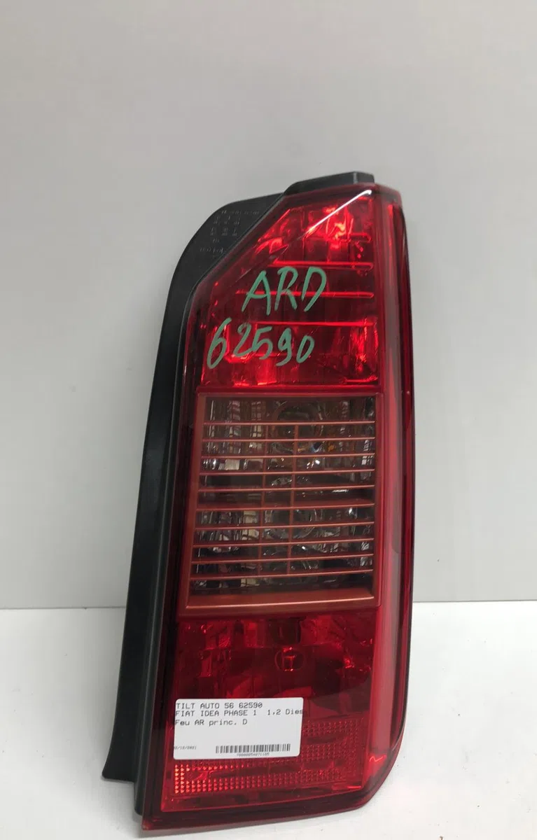 Feu arrière droit Fiat IDEA (350_) 1.3 d multijet (2004) occasion
