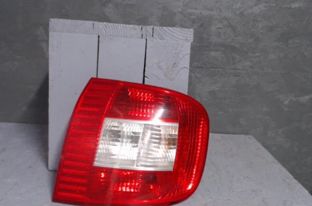 Feu arrière droit Fiat MULTIPLA (186_) 1.9 jtd 115 (2002-2010) occasion