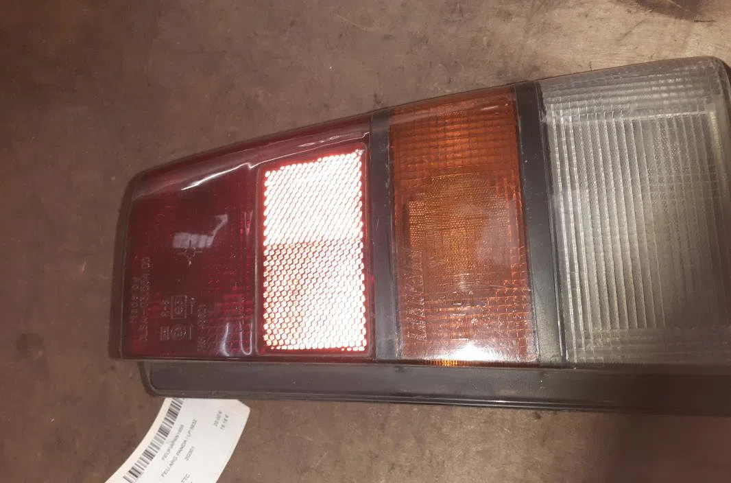Feu arrière droit Fiat PANDA (141_) 1100 4x4 (1995-2004) occasion