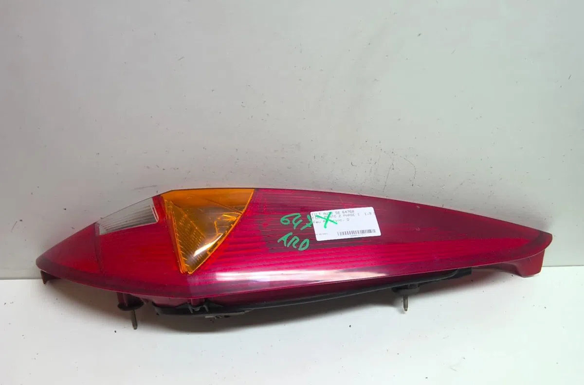Feu arrière droit Fiat PUNTO (188_) 1.9 jtd (2001-2012) occasion