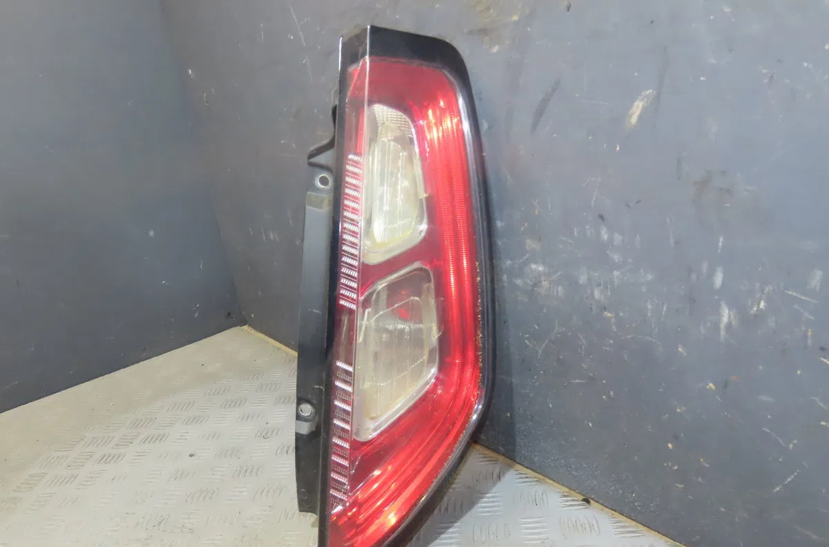 Feu arrière droit Fiat PUNTO EVO (199_) 1.2 (2009-2012) occasion