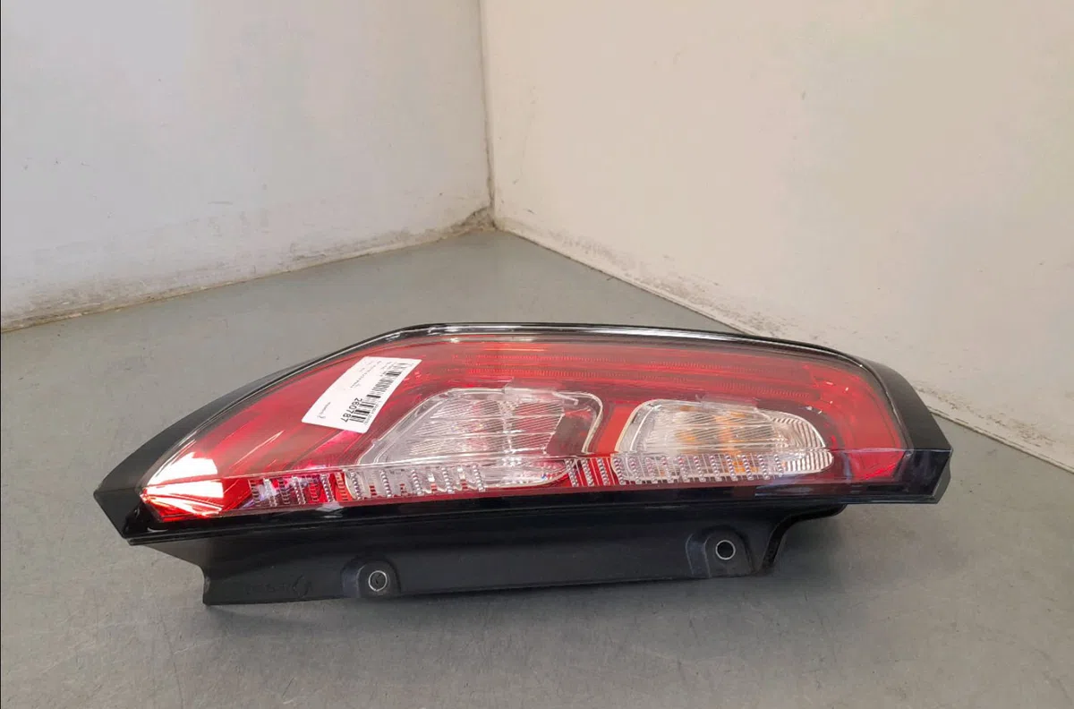 Feu arrière droit FIAT PUNTO EVO III occasion